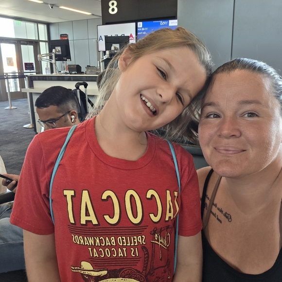 Meet your Posher, Megan - Picture 6 of 9